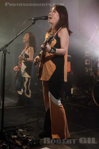 SHONEN KNIFE - 2023-04-07 - PARIS - Petit Bain - Naoko Yamano - Atsuko Yamano